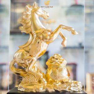 Tượng ngựa phong thủy dát vàng (14x17x22cm) bieu trung tuong ngua 2
