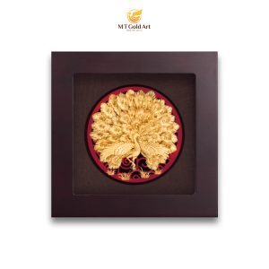 tranh chim cong xoe duoi dat vang 20x20cm