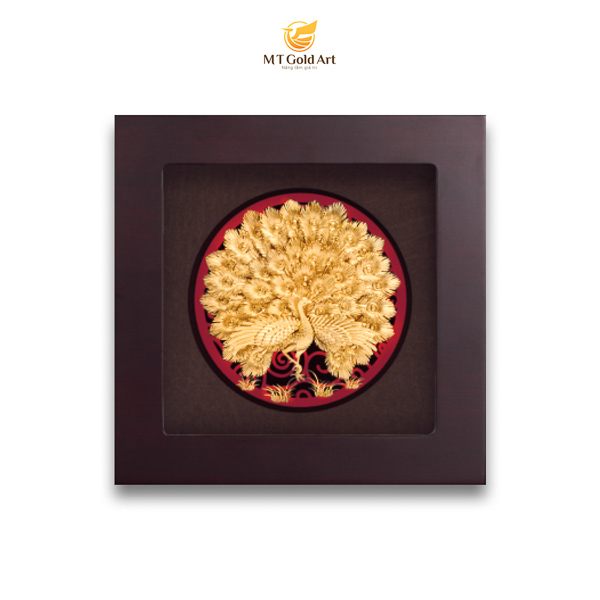 tranh chim cong xoe duoi dat vang