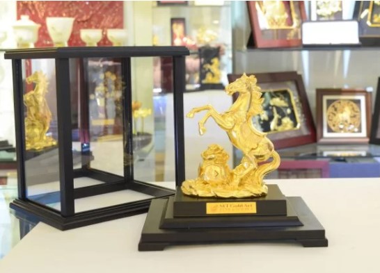 quà tặng doanh nghiệp ý nghĩa- tượng ngựa phong thủy dát vàng quà tặng doanh nghiệp ý nghĩa- tượng ngựa phong thủy dát vàng