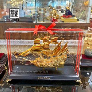 quà tặng doanh nghiệp cao cấp- mô hình thuyền thuận buồm xuôi gió mạ vàng 24k