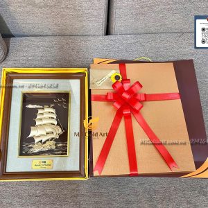 qua tang khach hang cao cap mb nguyen chi phuong tranh thuyen dat vang1