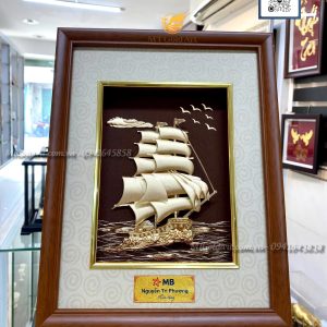 qua tang khach hang cao cap mb nguyen chi phuong tranh thuyen dat vang2