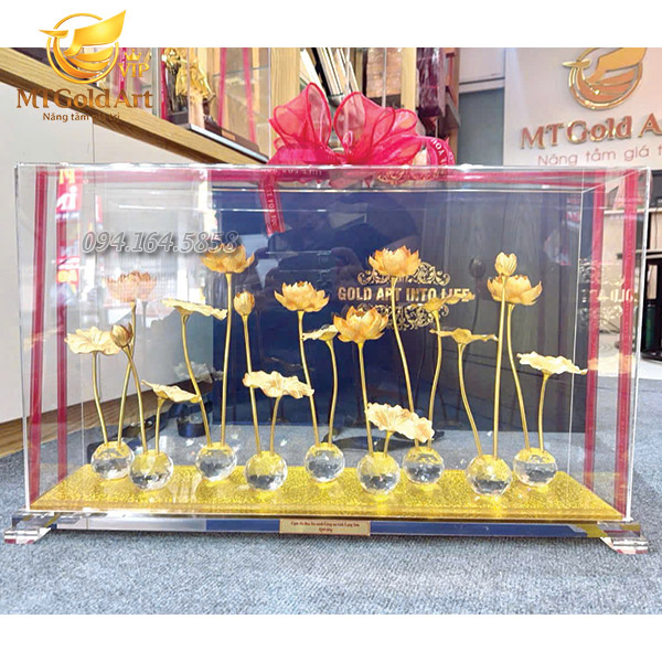 Quà tặng lãnh đạo công an tỉnh Lạng Sơn- hồ hoa sen dát vàng Quà tặng lãnh đạo công an tỉnh Lạng Sơn- hồ hoa sen dát vàng