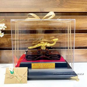 qua tang sep thang chuc gay nhu y dat vang2