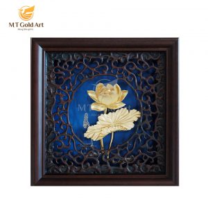tranh hoa sen dat vang qua tang cho doanh nghiep