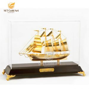 Quà tặng Doanh nghiệp ý nghĩa Thuận buồm xuôi gió mạ vàng SN03 768x768 2