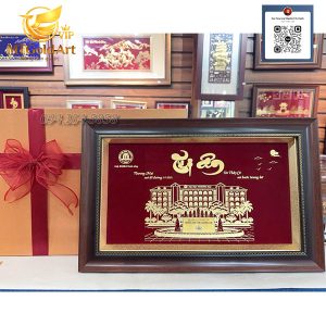 Tranh chữ tri ân đại học thương mại tặng thầy cô dịp khai giảng- tranh chữ tri ân thiết kế theo yêu cầu