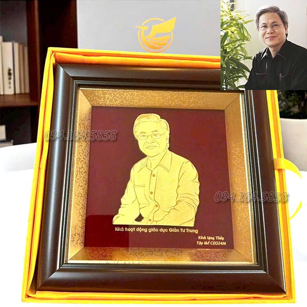 quà 20.11 tặng thầy giáo- Giản Tư Trung- tranh chân dung thầy dát vàng