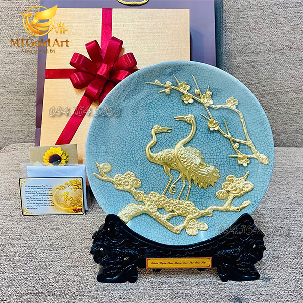 Quà tặng mừng thọ ông nội- đĩa tùng hạc diên niên dát vàng