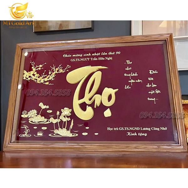 Quà mừng thọ Thầy giáo tuổi 90 - Tranh chữ thọ hoa sen dát vàng