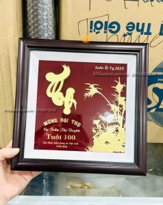 quà tặng mừng đại thọ 100 tuổi- tranh chữ thọ dát vàng