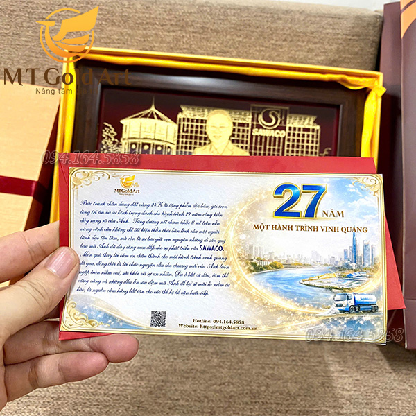 Thiệp thiết kế tiêng kèm quà tặng sếp nghỉ hưu SAWACO