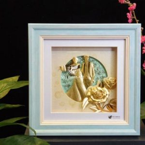 Tranh cô dâu chú rể dát vàng (24x24cm) tranh co dau chu re 2 da pts
