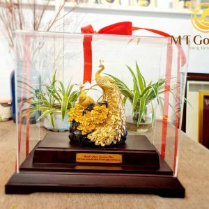 Qua tang ky niem 15 nam ngay cuoi tuong doi chim cong