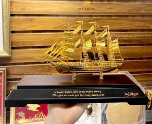 quà tặng sinh nhật chông- mô hình thuyền thuận buồm xuôi gió