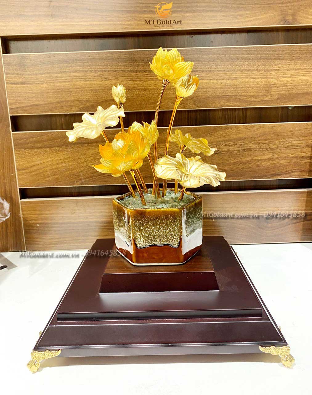 Quà tặng kỷ niệm thành lập công ty: Mách nhỏ 37+ món quà ý nghĩa tặng khách hàng, đối tác, sếp Quà tặng sự kiện dòng họ trương- tranh chữ Phúc thiết kế theo yêu cầu