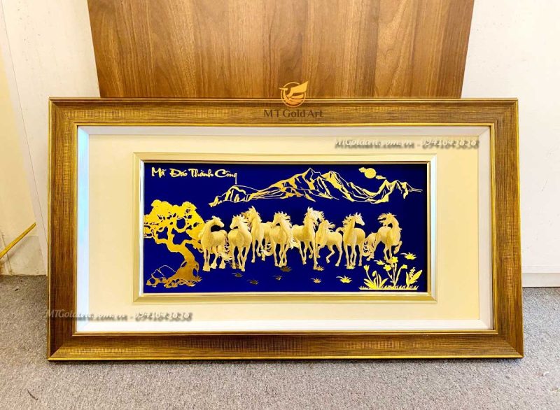 Tranh mã đáo thành công dát vàng kích thước 50x90cm treo tường Tranh mã đáo thành công dát vàng kích thước 50x90cm treo tường