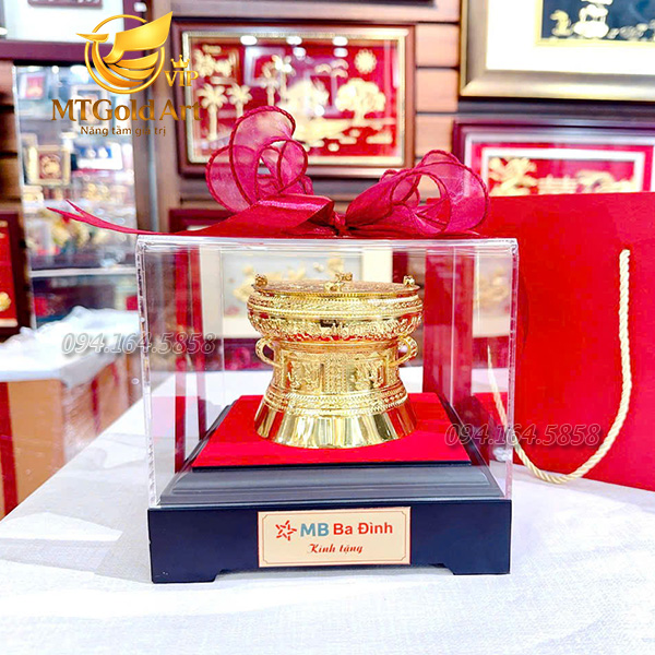 Quà tặng đối ngoại mbbank chi nhánh Ba Đình- trống đồng đông sơn dát vàng