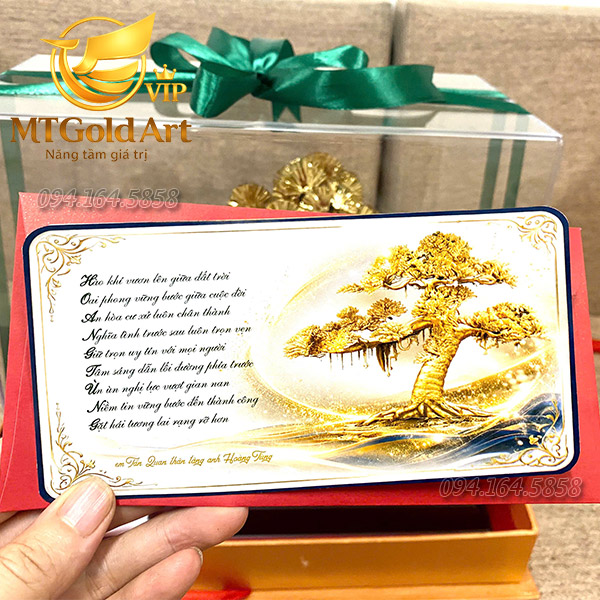 Thiệp thiết kế riêng theo từng món quà- trao gửi lời chúc ý nghĩa của khách hàng 