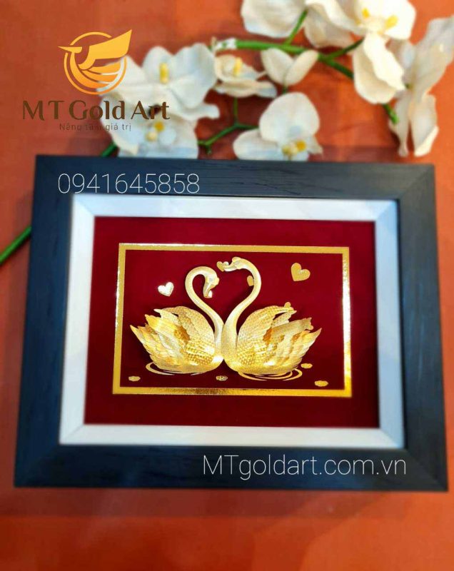 Tranh đôi thiên nga dát vàng trưng bày phòng khách -quà kỷ niệm cưới cho các cặp đôi ý nghĩa Tranh đôi thiên nga dát vàng trưng bày phòng khách -quà kỷ niệm cưới cho các cặp đôi ý nghĩa