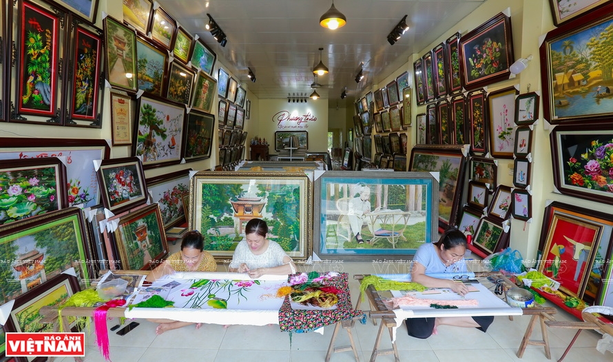 Tranh thêu truyền thống ( nguồn: ảnh sưu tầm)