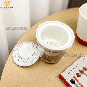 quà tặng khách hàng ý nghĩa- cốc uống trà cá nhân dát vàng