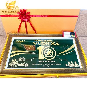 quà kỷ niệm 10 năm thành lập Citek'- tranh thiết kế dát vàng mtgoldart