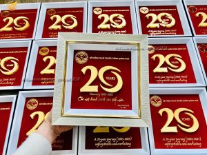 quà tặng kỷ niệm 20 năm thành lập sở thông tin và truyền thông quảng ngãi- tranh số 20 năm thiết kế theo yêu cầu