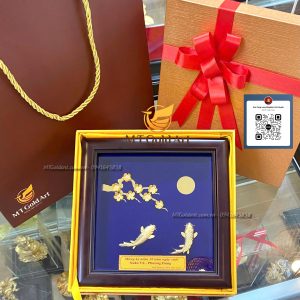 quà tặng kỷ niệm 10 năm ngày cưới xuân vũ- phương dung- tranh cá chép hoa mai dát vàng