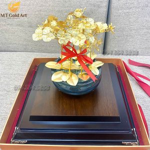 Chậu hoa lan hồ điệp dát vàng - quà tặng cao cấp