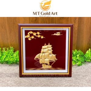 Tranh thuyền buồm phong thủy dát vàng (30x30cm) Tranh thuyen 30x30cm