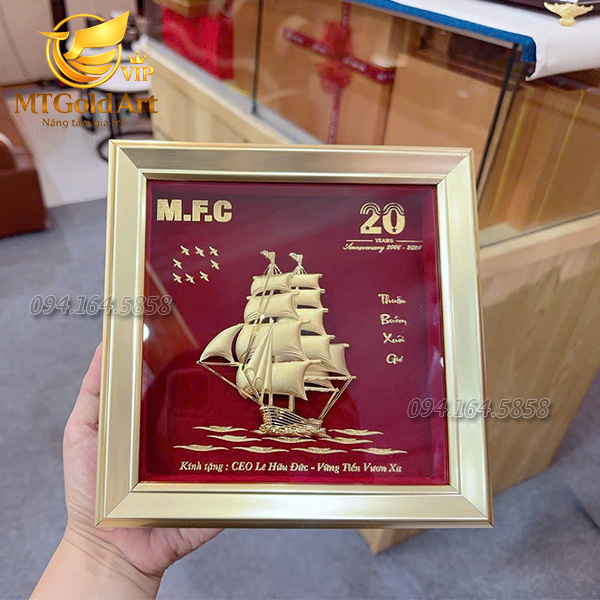 Quà tặng sếp nhân dịp kỷ niệm 20 năm thành lập công ty- tranh thuyền thuận buồm xuôi gió dát vàng Quà tặng sếp nhân dịp kỷ niệm 20 năm thành lập công ty- tranh thuyền thuận buồm xuôi gió dát vàng