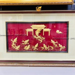Tranh cá chép vượt vũ môn dát vàng (40x65cm) tranh ca chep vuot vu mon hoa rong dat vang qua tang tan gia y nghia