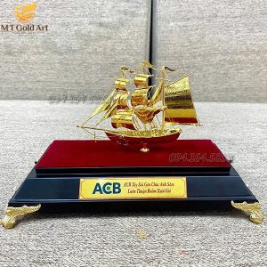 Quà tặng khách hàng - ACB- mô hình thuyền thuận buồm xuôi gió mạ vàng