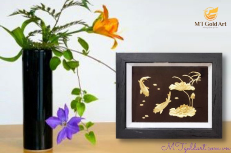 Quà tặng sếp : 69+ Gợi ý quà tặng sếp độc đáo, sang trọng, gây ấn tượng. tranh ca chep hoa sen 27x34cm 1