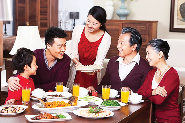 Bua com gia dinh am ap yeu thuong