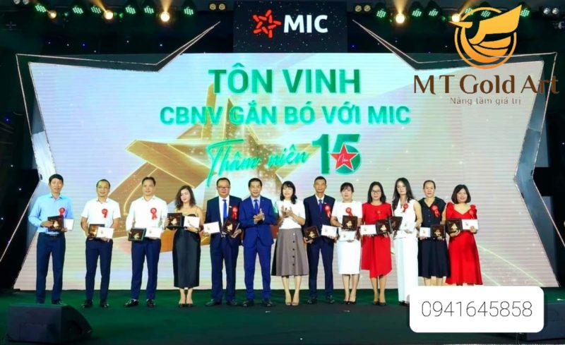 Quà tặng kỷ niệm 15 năm thành lập Bảo Hiểm Quân Đội Mic