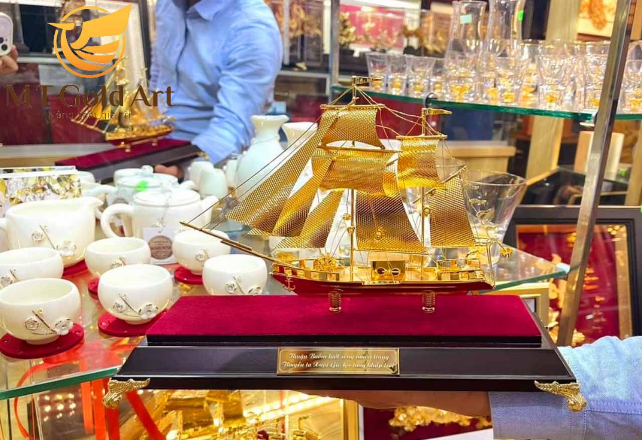 Quà tặng kỷ niệm thành lập công ty: Mách nhỏ 37+ món quà ý nghĩa tặng khách hàng, đối tác, sếp qua ky niem thanh lap cong ty mo hinh thuyen 7