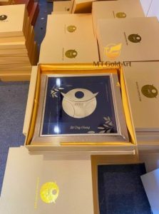 qua tang su kien tranh logo Quy MRPF 2 1