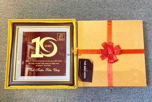 Tranh thiết kế theo yêu cầu- Quà tặng kỷ niệm 10 năm thành lập công ty Chiến Thạch