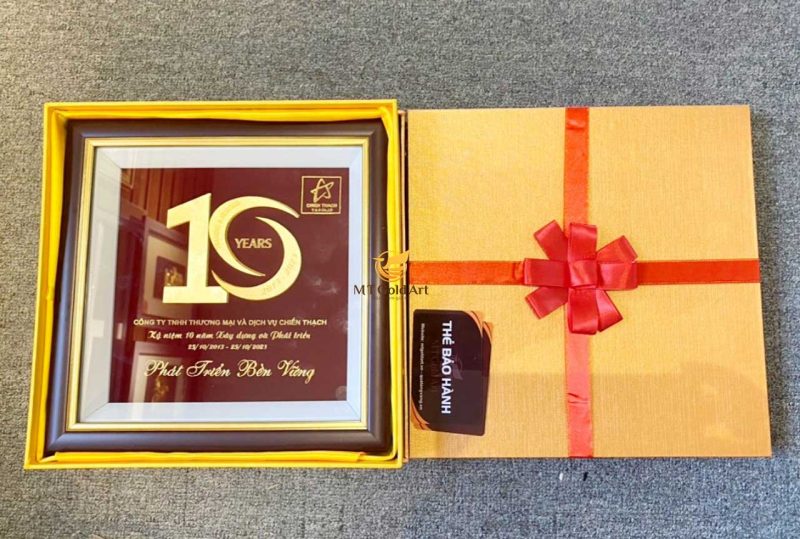 Tranh Thiết Kế Theo Yêu Cầu - Quà Tặng Kỷ Niệm Thành Lập 10 Năm Tranh thiết kế theo yêu cầu- Quà tặng kỷ niệm 10 năm thành lập công ty Chiến Thạch