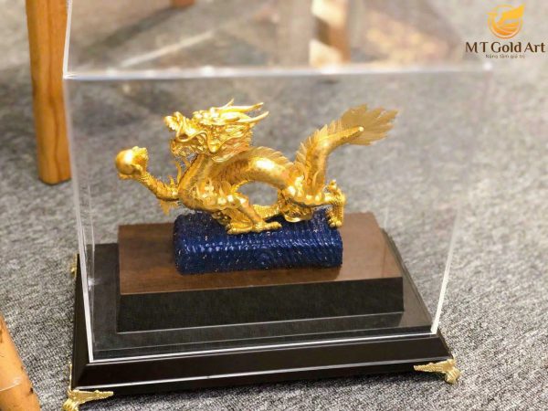 Quà tết doanh nghiệp cao cấp, ý nghĩa- tượng rồng phong thủy dát vàng