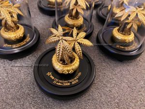 Cây kim ngân dát vàng- Quà tặng kỷ niệm 15 năm thành lập ngân hàng quân đội Chi Nhánh Thái Nguyên