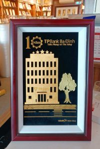 Tranh thiết kế theo yêu cầu- Quà tặng kỷ niệm 10 năm thành lập ngân hàng Tiên Phong bank chi nhánh Ba Đình