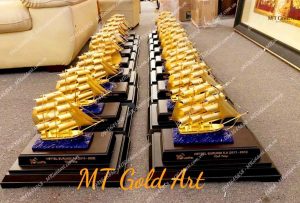 mô hình thuyền- quà tặng kỷ niệm 10 năm thành lập VIETTEL BURUNDI S.A