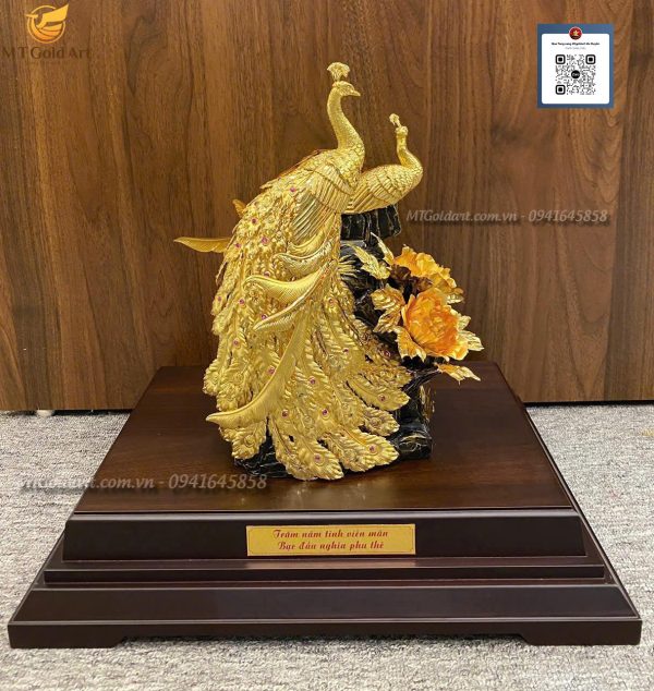 quà cưới ý nghĩa- tượng đôi chim công hoa mẫu đơn dát vàng