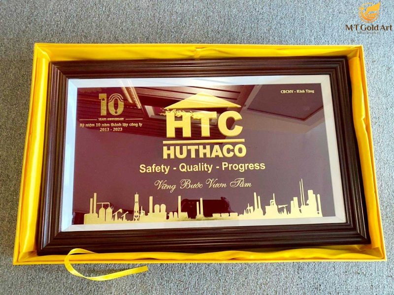 Tranh Thiết Kế Theo Yêu Cầu- Quà Tặng Kỷ Niệm 10 Năm Thành Lập HUTHACO tranh thiết kế- Quà tặng kỷ niệm 10 năm thành lập HUTHACO