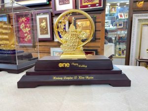 Tượng đôi chim công- Quà cưới ý nghĩa tặng cặp đôi Hoàng Xuyên- Kim Ngân