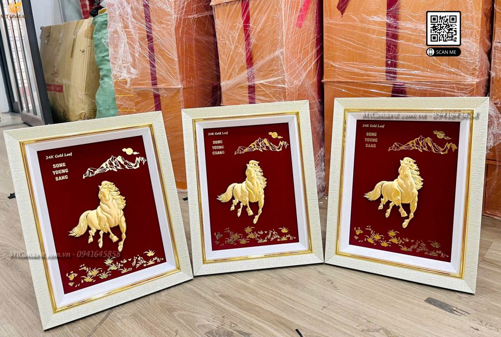 Quà tặng đối tác hàn quốc - tranh ngựa mã đáo thàn công dát vàng mtgoldart